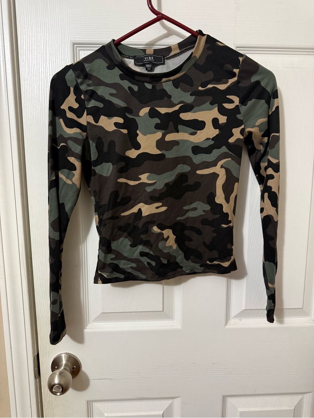 Vibe Long Sleeve Camouflage Tee - Green, Brown, Black